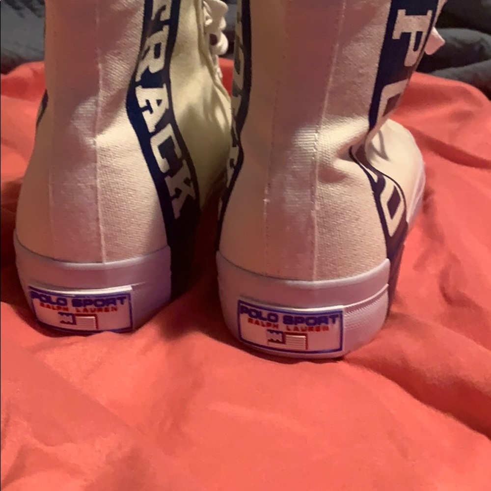 Sneakers - Picture 3 of 4